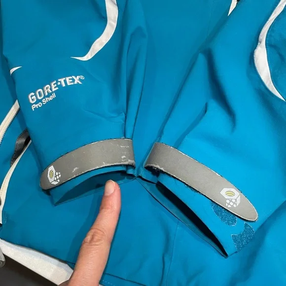 Mountain Hard Wear GoreTex Woman Size M jacket ⭐️⭐️⭐️⭐️ - Picture 7 of 17